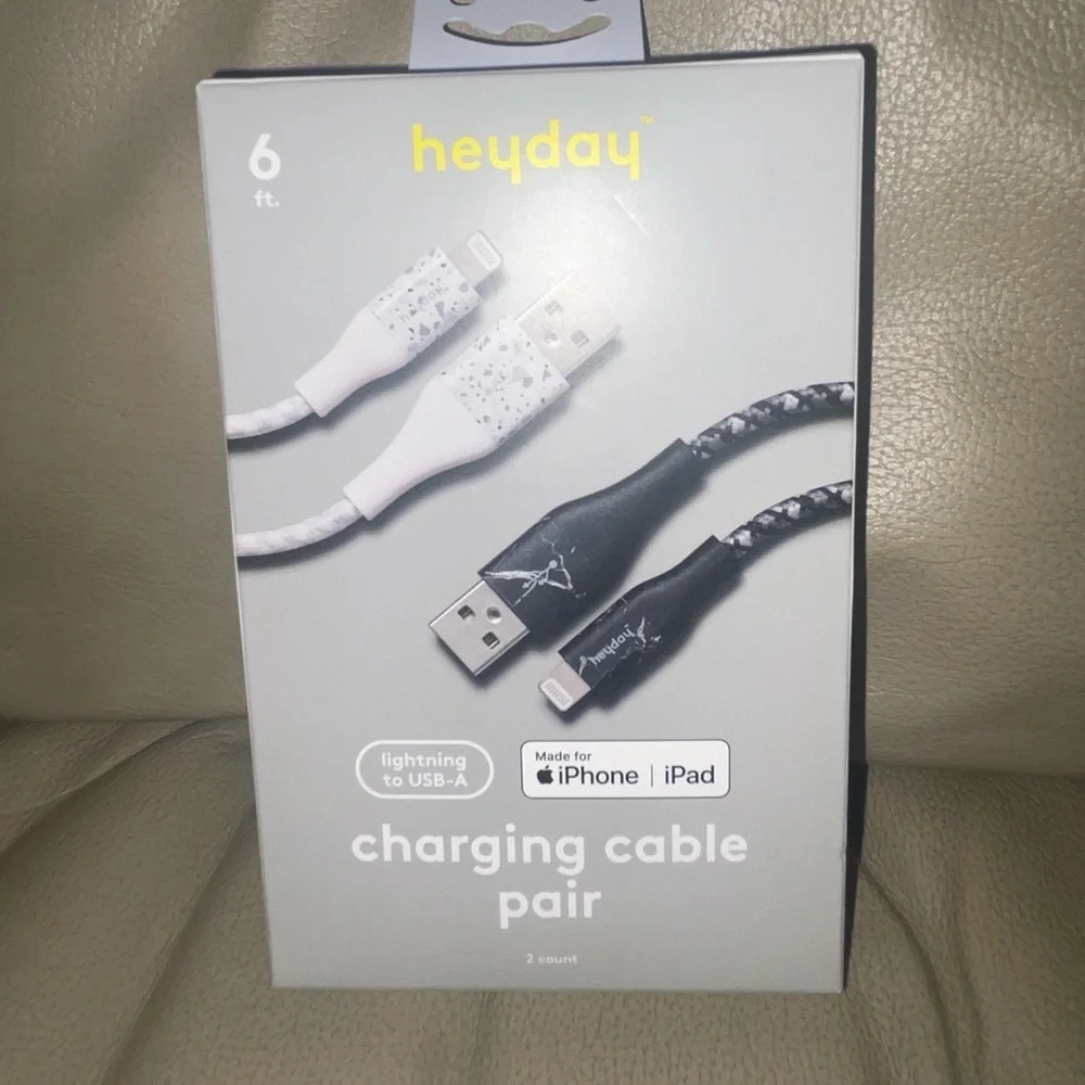 Heyday Charging Cable Pair - Black and White NWT 6’ Usb A To Ipad Or Iphone Long